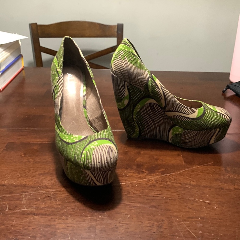 Aldo shoes, barely worn, super cute and comfortable